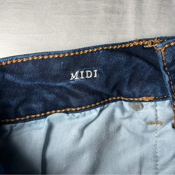 American Eagle distressed reworked dark wash denim shorts women’s size small 6 - Picture 5 of 6